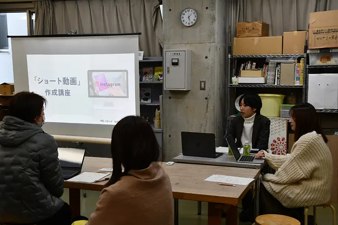 瀬戸市ショート動画作成セミナー講師を務めた時の写真